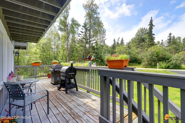 6231 West Tree Drive, Anchorage, AK 99507