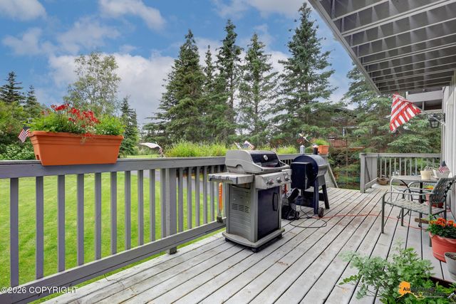 6231 West Tree Drive, Anchorage, AK 99507