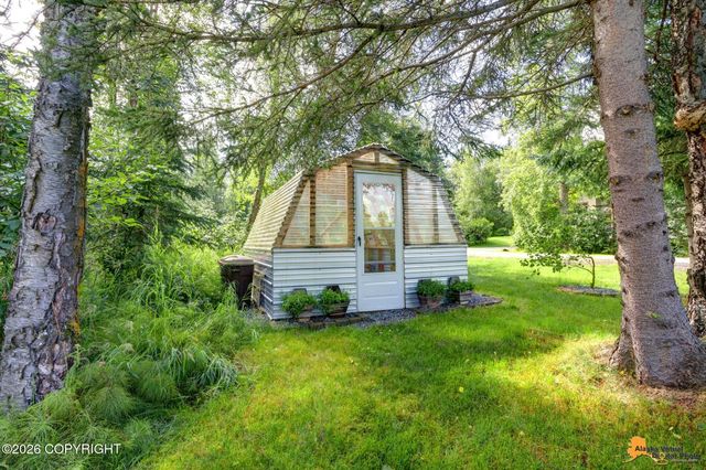 6231 West Tree Drive, Anchorage, AK 99507