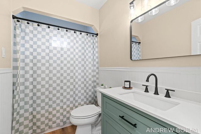 607 Central Bay Avenue, Holland, MI 49423