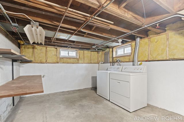 607 Central Bay Avenue, Holland, MI 49423