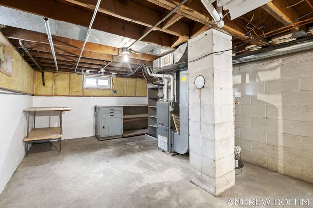 607 Central Bay Avenue, Holland, MI 49423