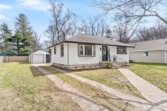 607 Central Bay Avenue, Holland, MI 49423