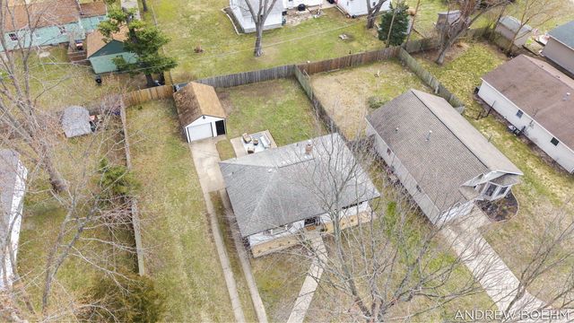 607 Central Bay Avenue, Holland, MI 49423