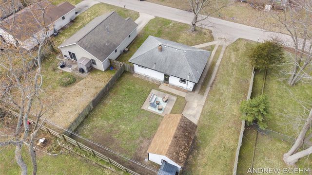 607 Central Bay Avenue, Holland, MI 49423