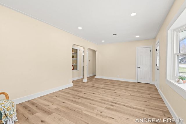 607 Central Bay Avenue, Holland, MI 49423