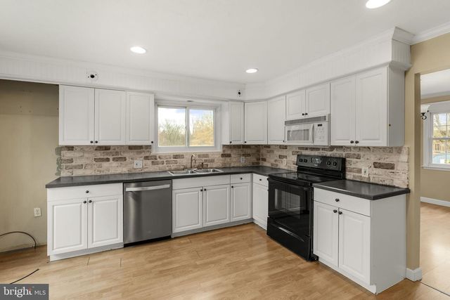 105 HERSHEY RD, Lititz, PA 17543