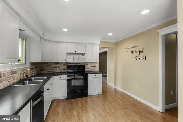 105 HERSHEY RD, Lititz, PA 17543