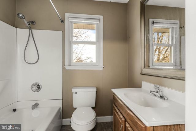 105 HERSHEY RD, Lititz, PA 17543