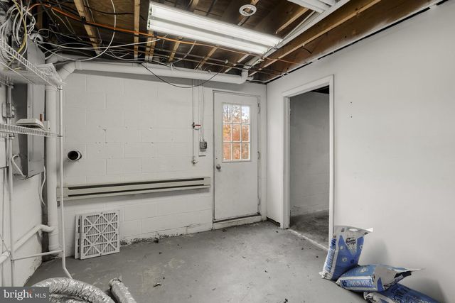 105 HERSHEY RD, Lititz, PA 17543