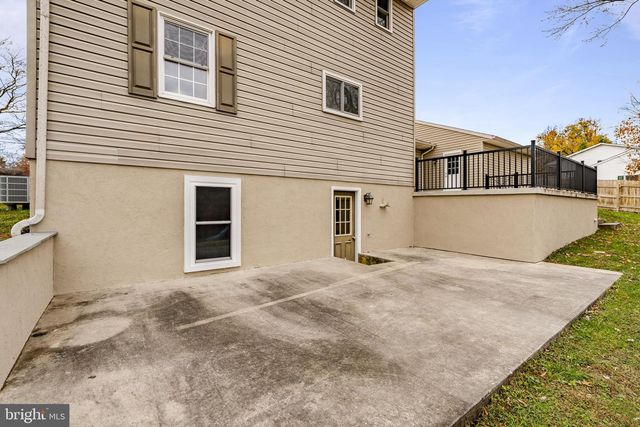 105 HERSHEY RD, Lititz, PA 17543