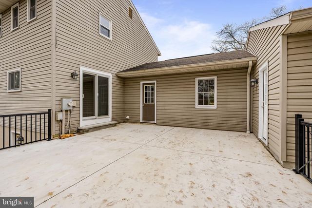 105 HERSHEY RD, Lititz, PA 17543