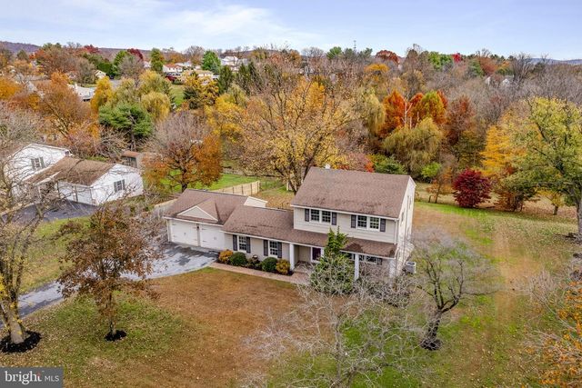 105 HERSHEY RD, Lititz, PA 17543