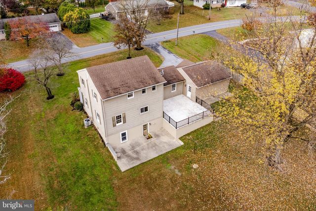 105 HERSHEY RD, Lititz, PA 17543