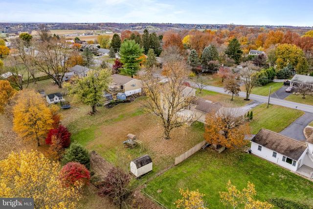 105 HERSHEY RD, Lititz, PA 17543