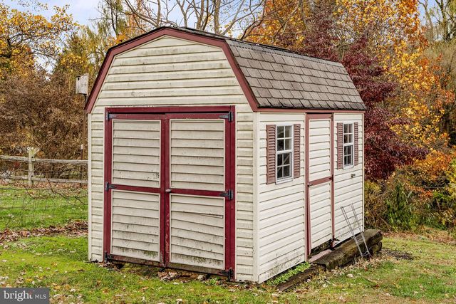 105 HERSHEY RD, Lititz, PA 17543