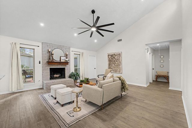 11707 Hillbrook Drive, Houston, TX 77070