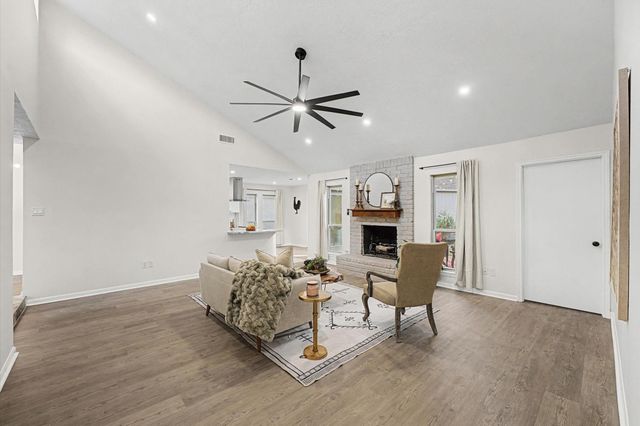 11707 Hillbrook Drive, Houston, TX 77070