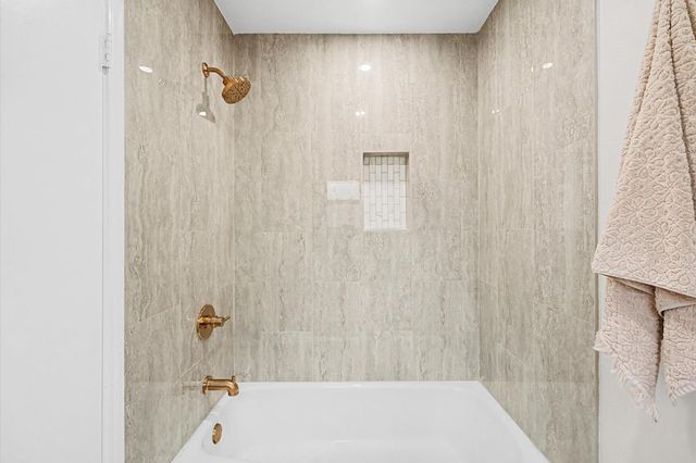 11707 Hillbrook Drive, Houston, TX 77070