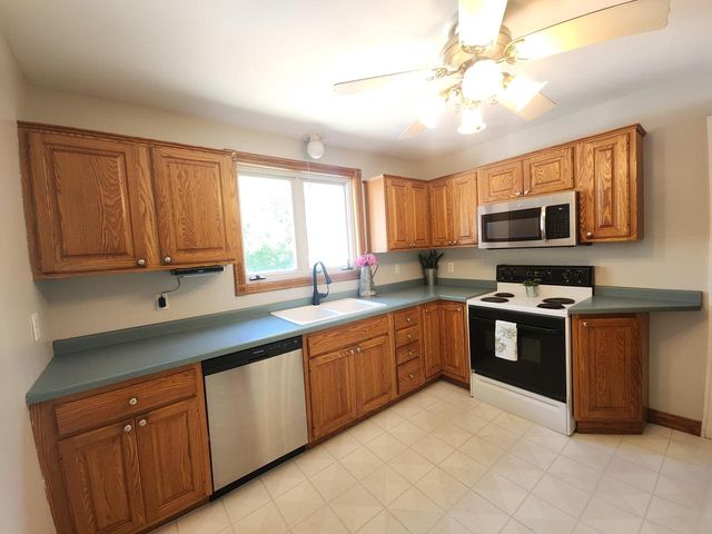 9328 County Road K, Franksville, WI 53126
