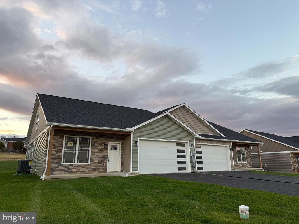 11823 MYSTIC ROCK LANE S, Waynesboro, PA 17268