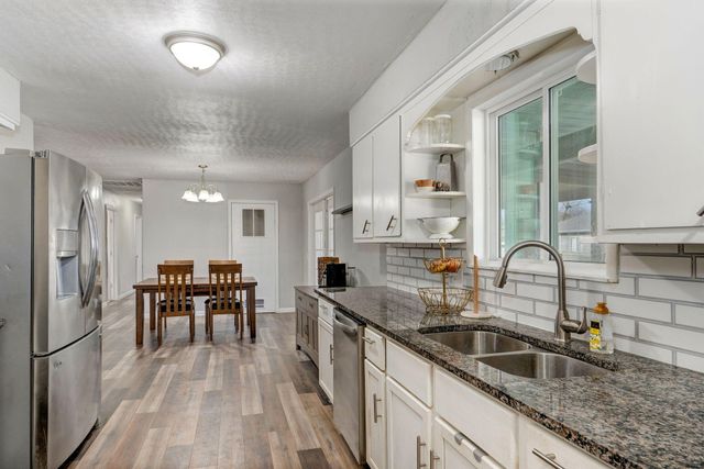 427 N Alexander Avenue, Republic, MO 65738