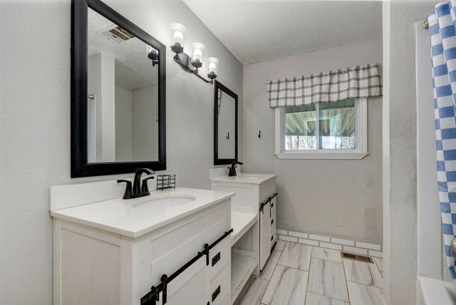 427 N Alexander Avenue, Republic, MO 65738