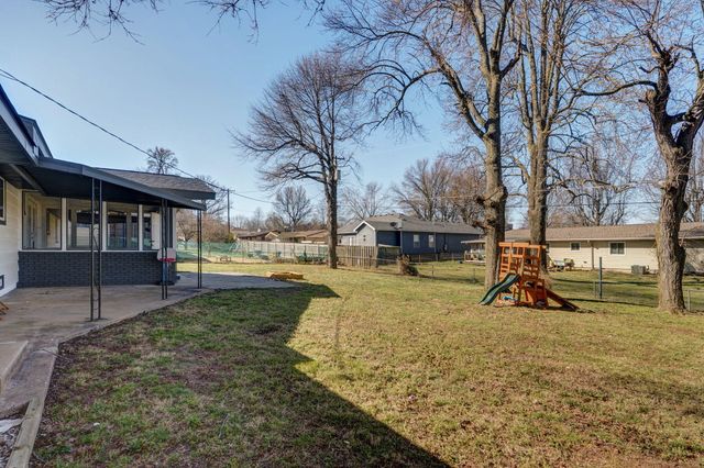 427 N Alexander Avenue, Republic, MO 65738