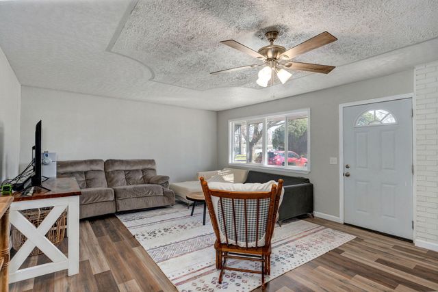 427 N Alexander Avenue, Republic, MO 65738