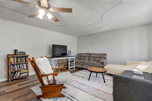 427 N Alexander Avenue, Republic, MO 65738