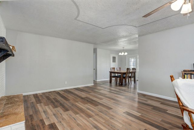 427 N Alexander Avenue, Republic, MO 65738