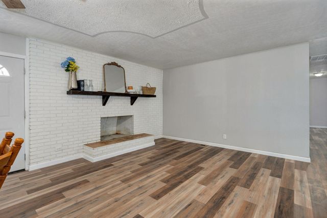 427 N Alexander Avenue, Republic, MO 65738