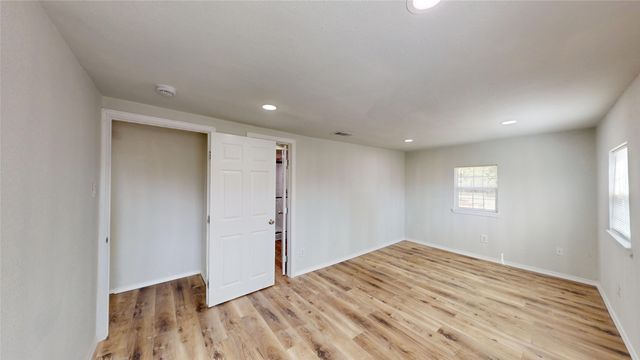 130 Center Street, Nevada, TX 75173