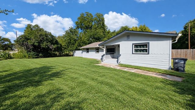 130 Center Street, Nevada, TX 75173