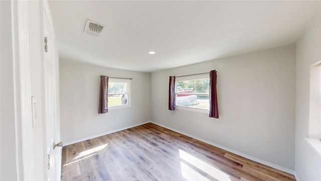 130 Center Street, Nevada, TX 75173