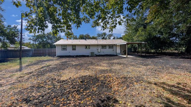 130 Center Street, Nevada, TX 75173