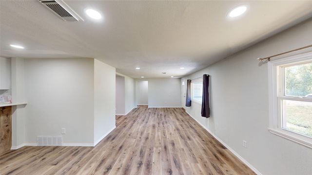 130 Center Street, Nevada, TX 75173