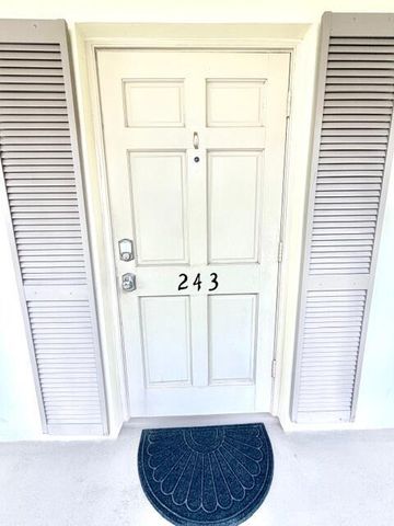 5510 Tamberlane Circle 243, Palm Beach Gardens, FL 33418