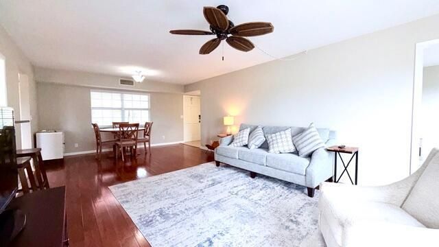 5510 Tamberlane Circle 243, Palm Beach Gardens, FL 33418