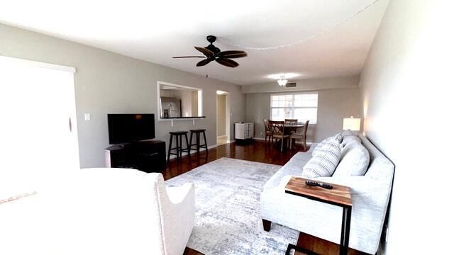 5510 Tamberlane Circle 243, Palm Beach Gardens, FL 33418