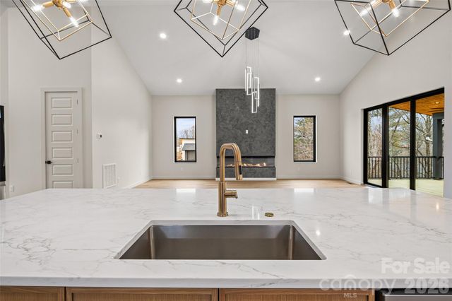 5 Scott Meadows Drive 1, Asheville, NC 28806