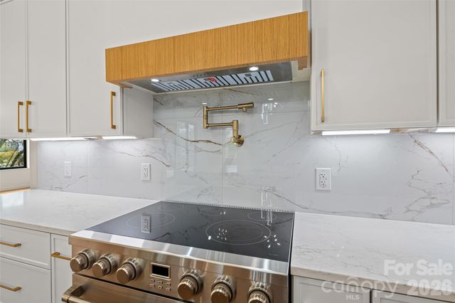 5 Scott Meadows Drive 1, Asheville, NC 28806