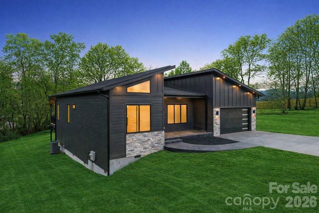 5 Scott Meadows Drive 1, Asheville, NC 28806