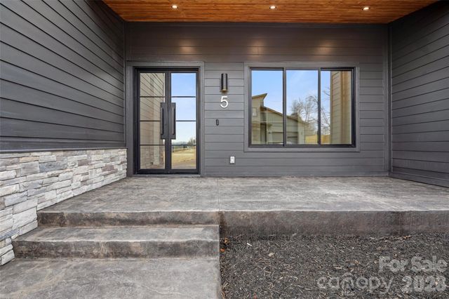 5 Scott Meadows Drive 1, Asheville, NC 28806