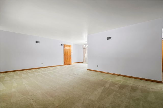 340 Carley Ave, Sharon, PA 16146