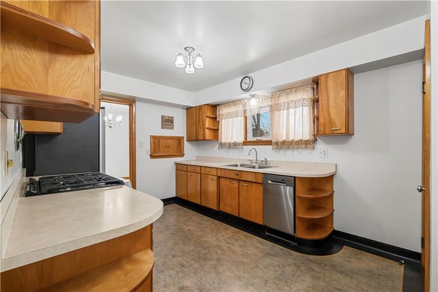 340 Carley Ave, Sharon, PA 16146