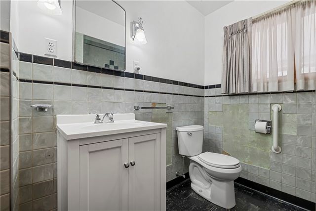 340 Carley Ave, Sharon, PA 16146