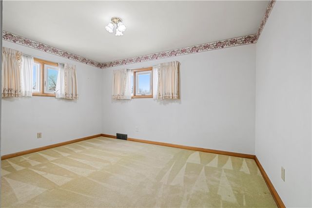 340 Carley Ave, Sharon, PA 16146