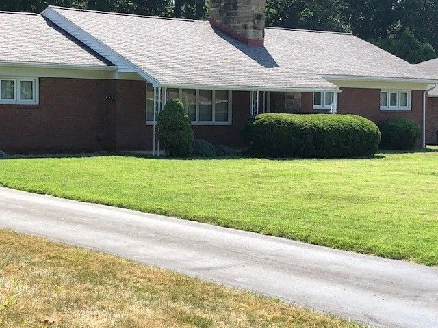 340 Carley Ave, Sharon, PA 16146