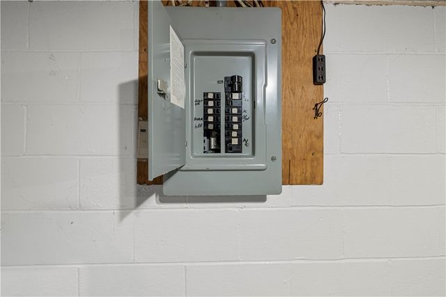 340 Carley Ave, Sharon, PA 16146